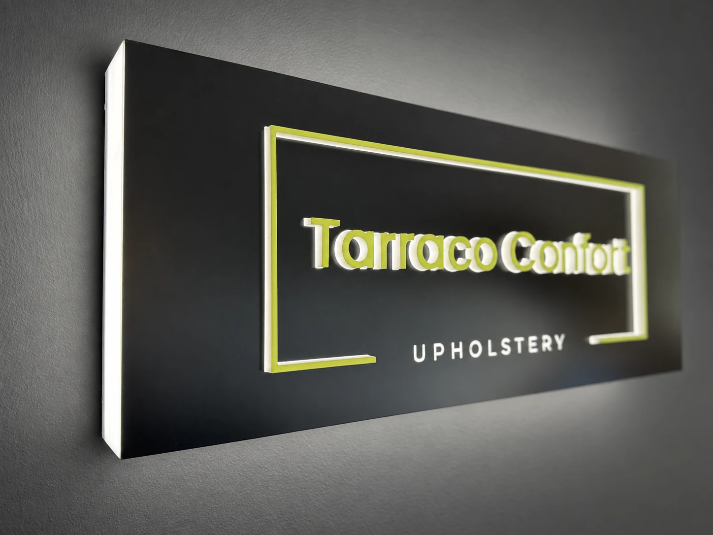 Rótulo de Tarraco Confort Upholstery en nuestras instalaciones